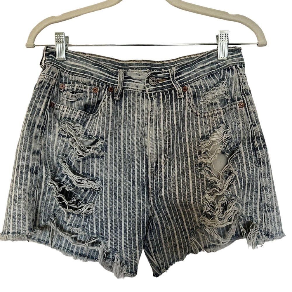 🌵 American Eagle 90's Boyfriend Short Pinstripe Destructed Denim Shorts - Size 4